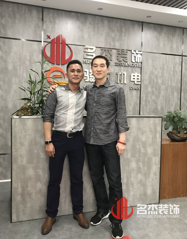 白云办公室蜜桃一区二区精品.jpg