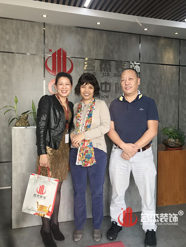 办公室蜜桃一区二区精品.jpg