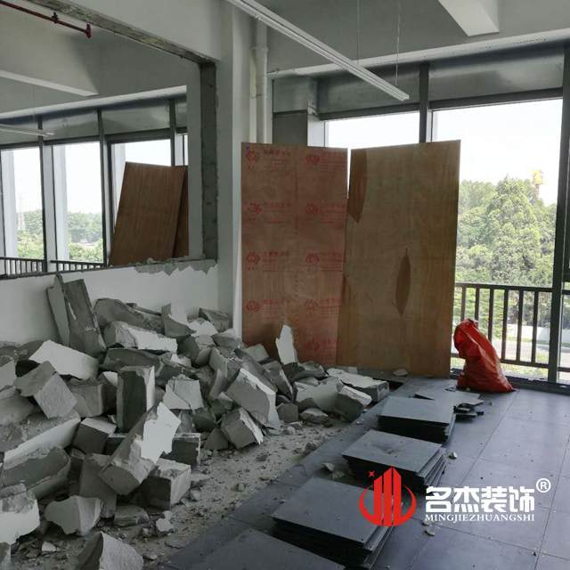 办公室蜜桃一区二区精品.jpg
