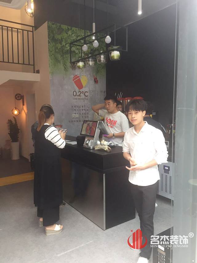 奶茶店蜜桃一区二区精品.jpg