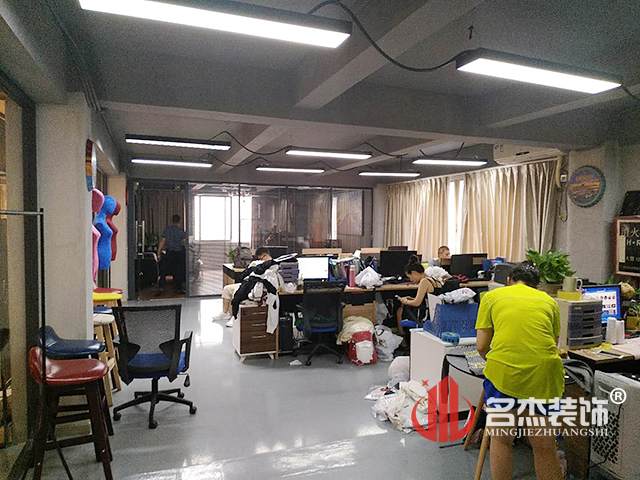 办公室蜜桃一区二区精品.jpg