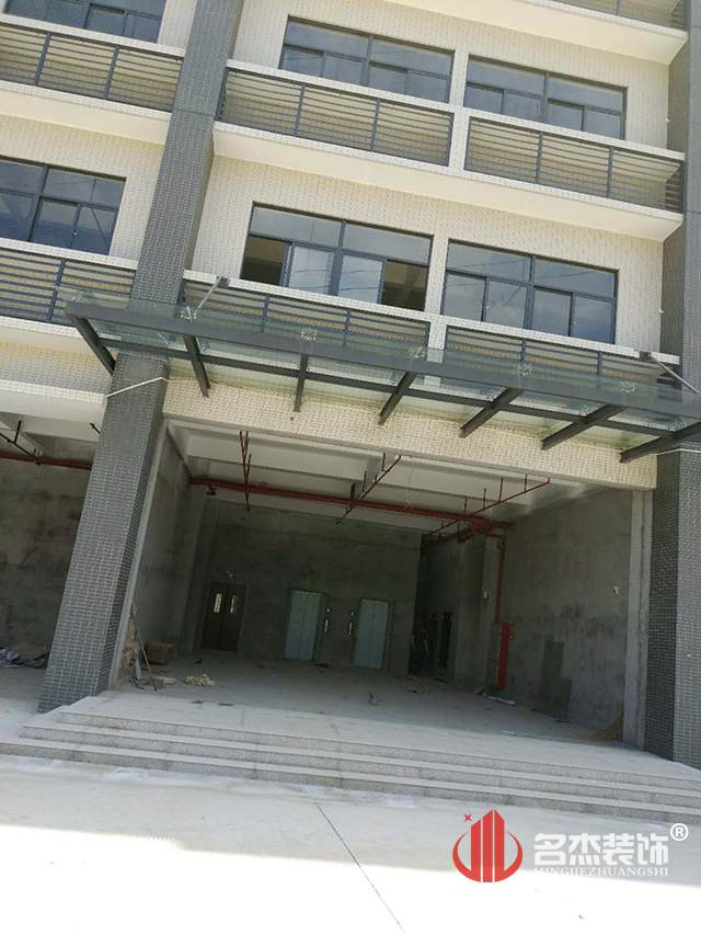 办公室蜜桃一区二区精品现场开工照.jpg