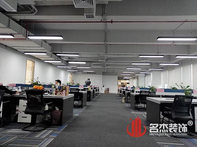 办公室蜜桃一区二区精品.jpg