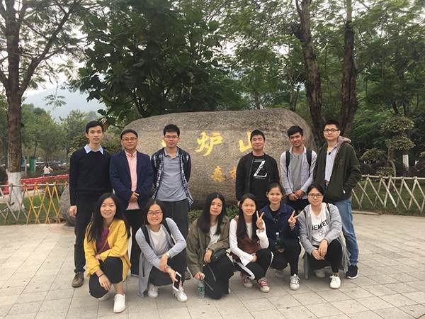 广州蜜桃一区二区精品公司周末活动.jpg
