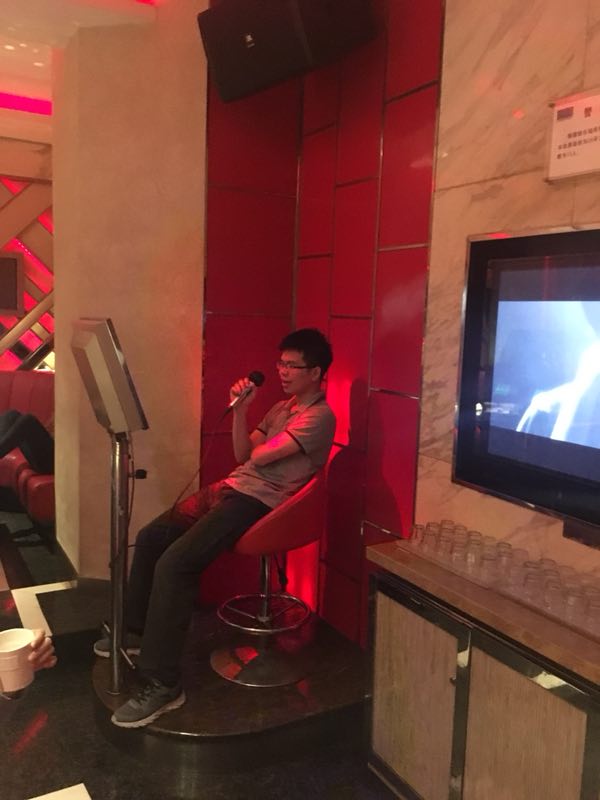 蜜桃色色网站装饰周末轻松活动.jpg