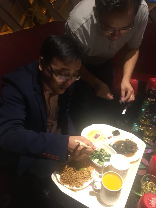 蜜桃色色网站装饰轻松活动.jpg