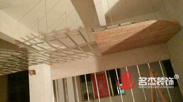 办公室蜜桃一区二区精品现场.jpg