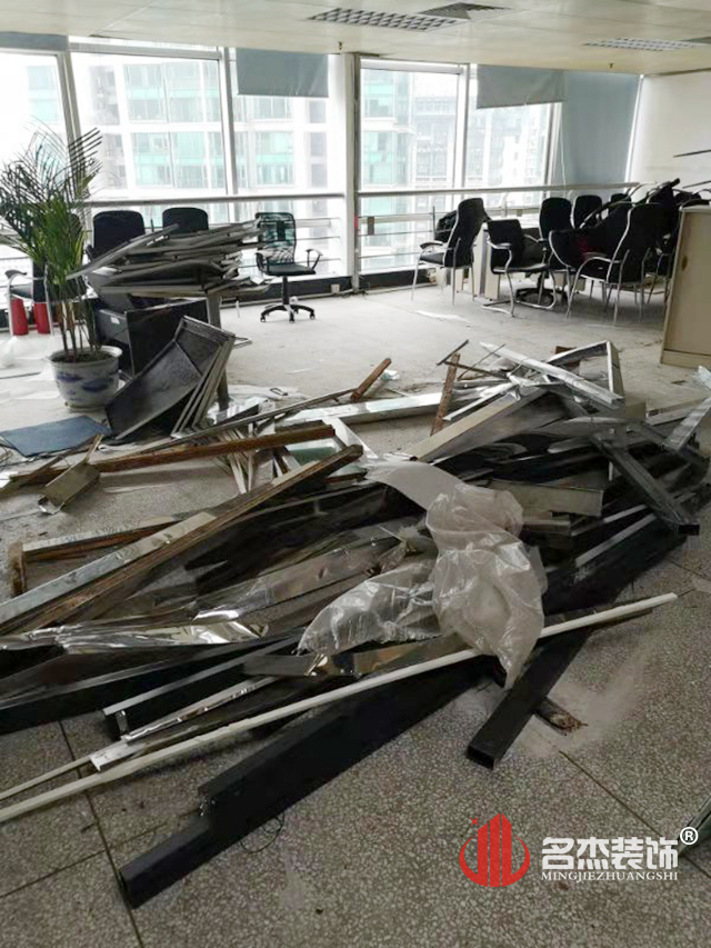 办公室蜜桃一区二区精品现场开工照.jpg