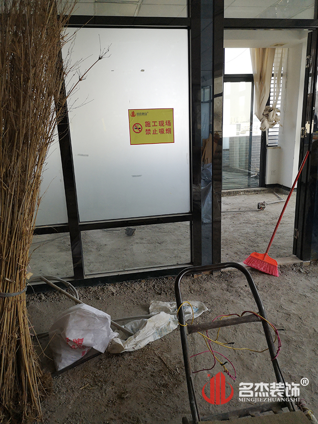 办公室蜜桃一区二区精品现场施工照.jpg