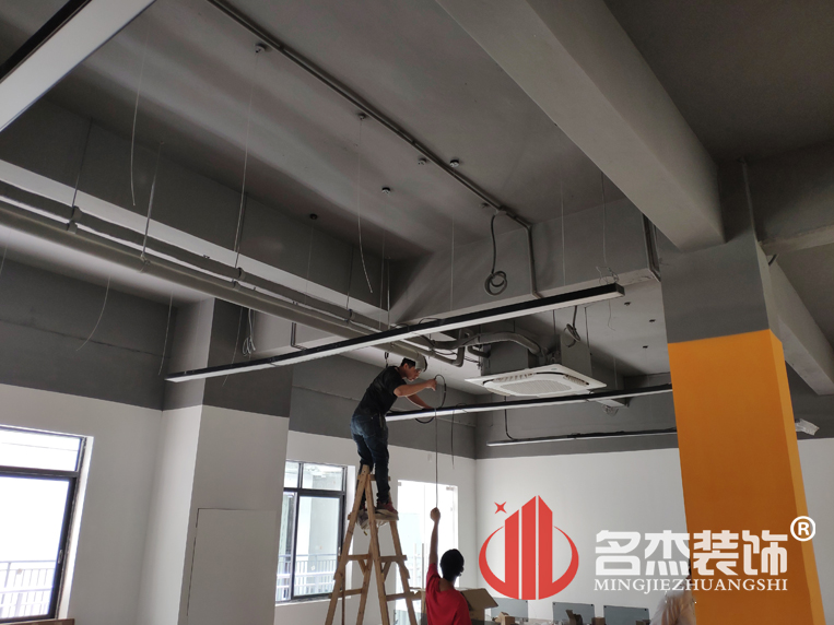 办公室蜜桃一区二区精品