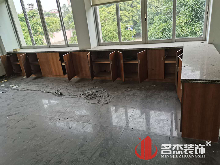 办公室蜜桃一区二区精品
