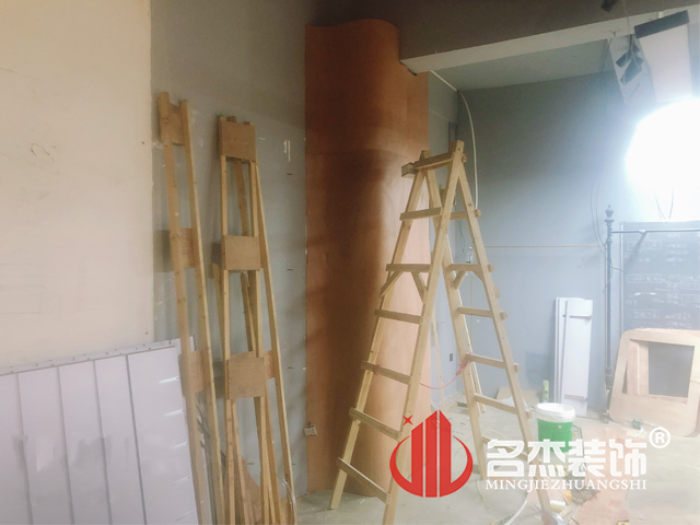 办公室蜜桃一区二区精品