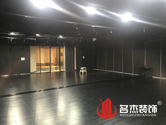 舞蹈室蜜桃一区二区精品设计